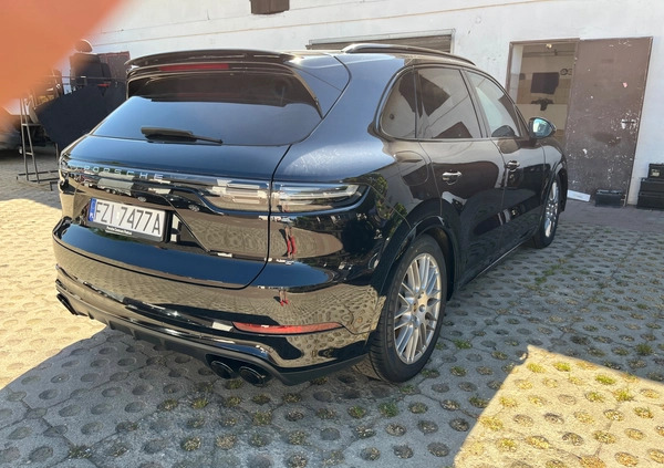 Porsche Cayenne cena 219000 przebieg: 72306, rok produkcji 2018 z Tłuszcz małe 301